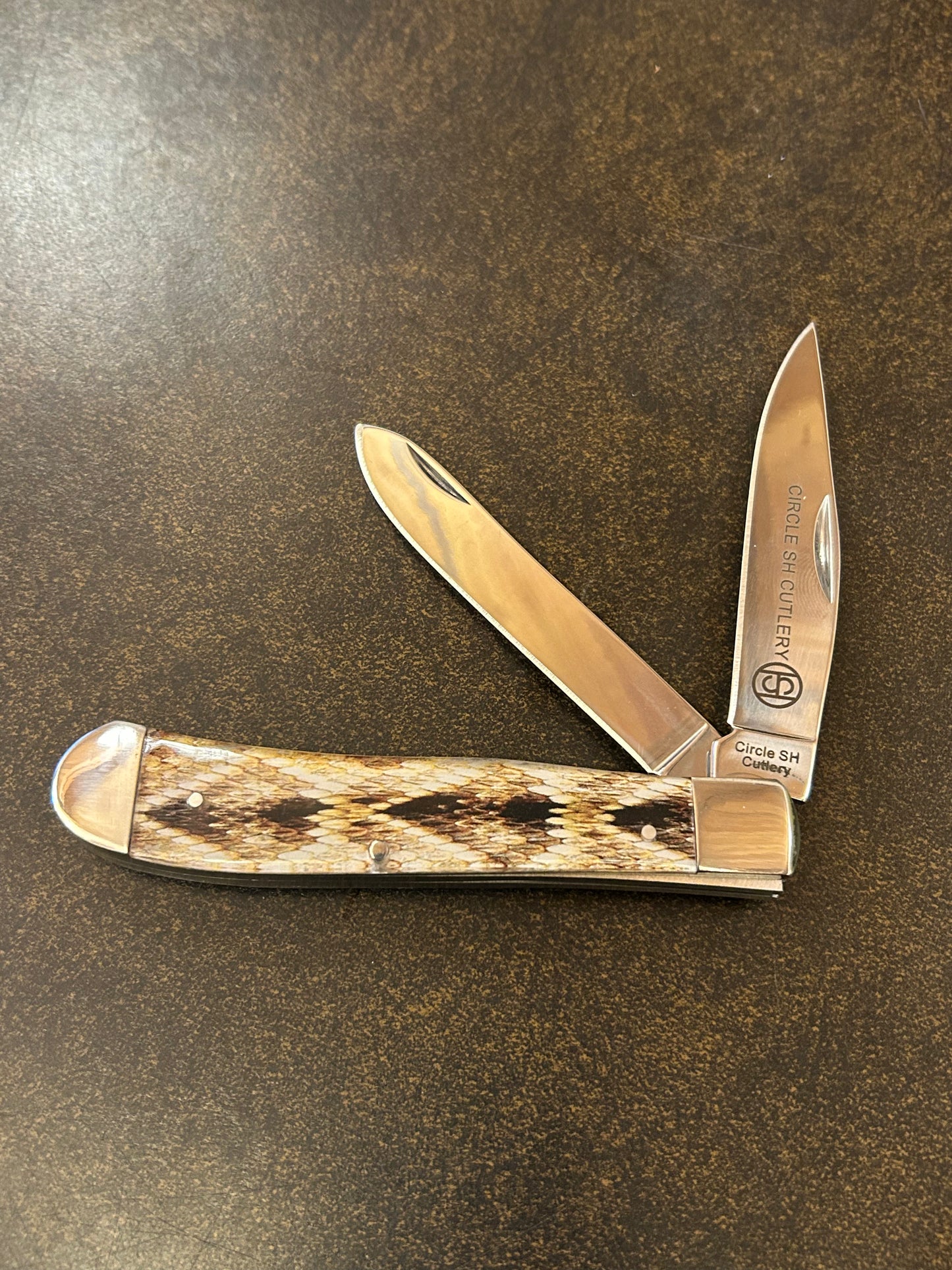 Circle SH Knives
